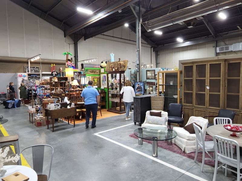 Vendor Booth Layout Makes Every Turn Feel Like A New Store