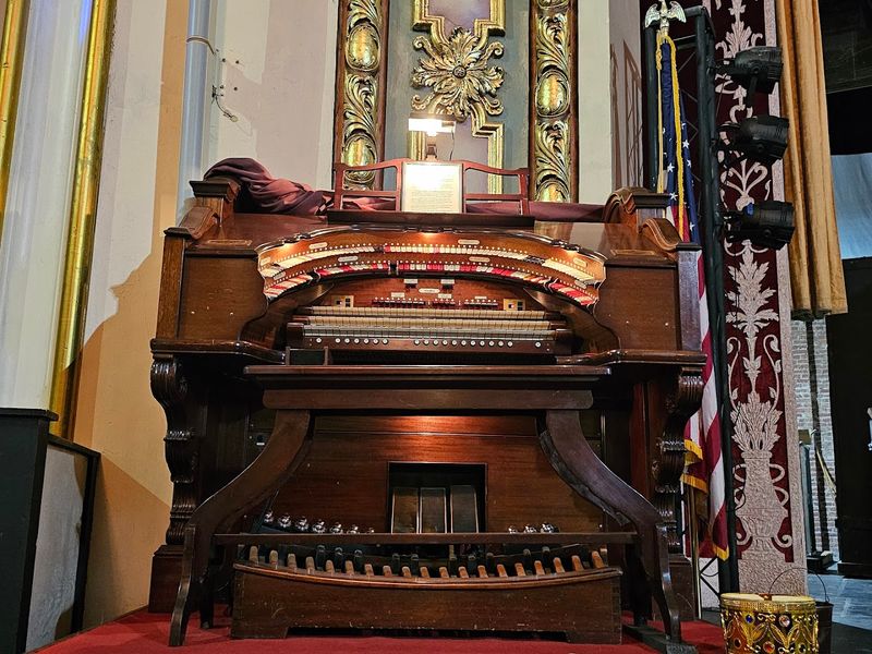 The Mighty Wurlitzer Organ Earns Its Name