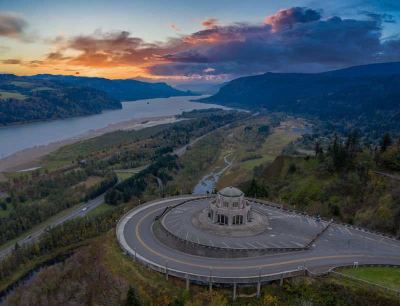 The Historic Columbia River Highway Experience