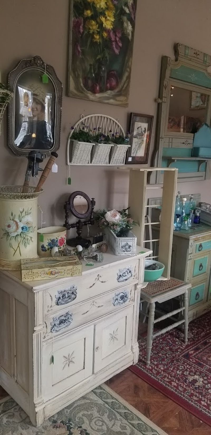 The Cottage: Retro Fashion Meets Timeless Decor