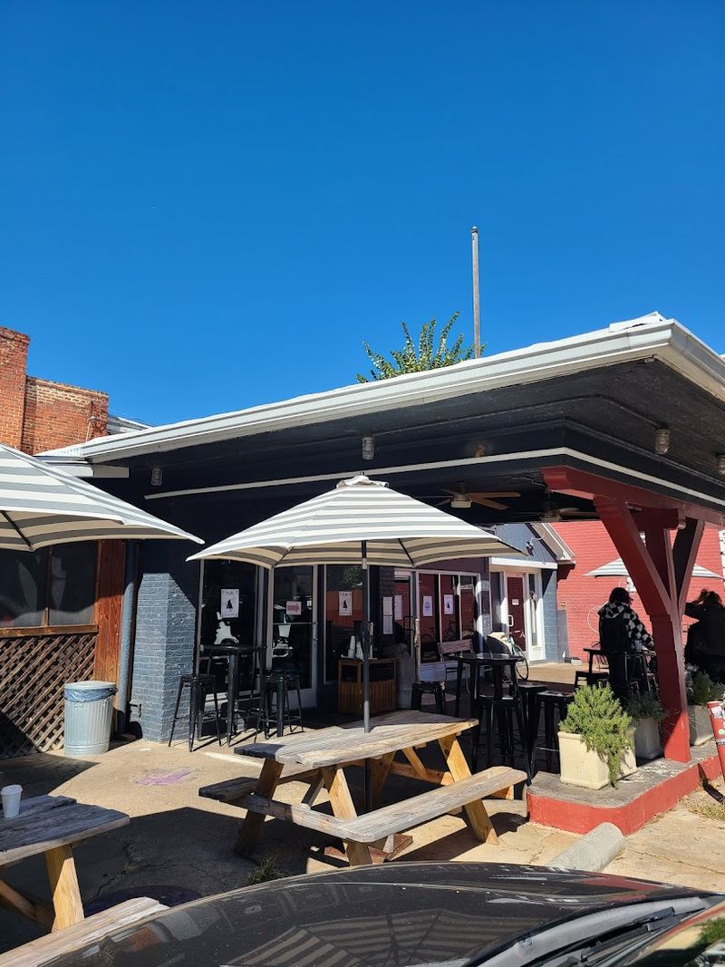 Outdoor Seating That Turns a Coffee Run Into a Full Morning