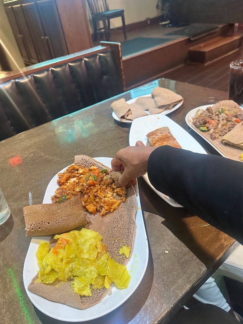 Communal Eating: Why Sharing Is the Point Here