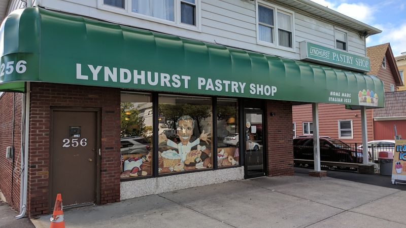 Planning Your Visit to Lyndhurst Pastry Shop