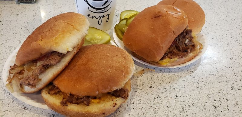 The Slider-Style Cheeseburger Everyone Talks About