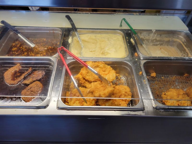 Lunch Transitions Seamlessly From Breakfast