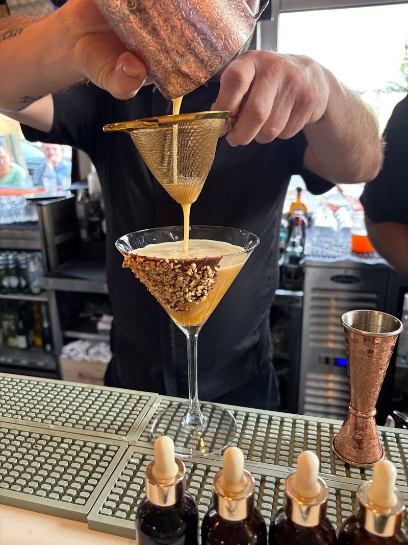 Live Music Nights That Turn Dinner Into an Experience