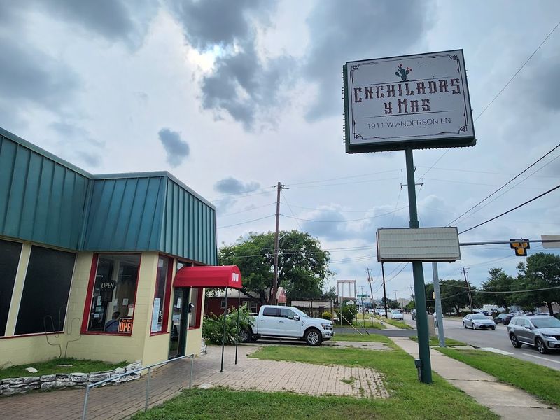 A Neighborhood Spot That Has Clearly Earned Its Crowd