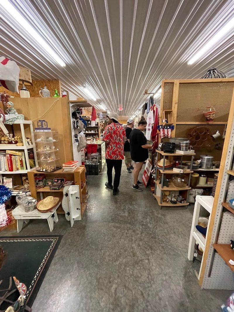 Shenandoah Valley Flea Market, New Market, VA