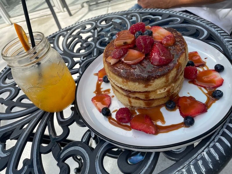 Color Pops the Moment You Sit Down