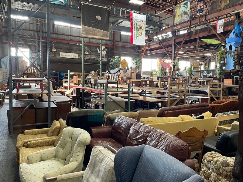 Big Item Finds That Turn Shopping Into A Car Tetris Situation