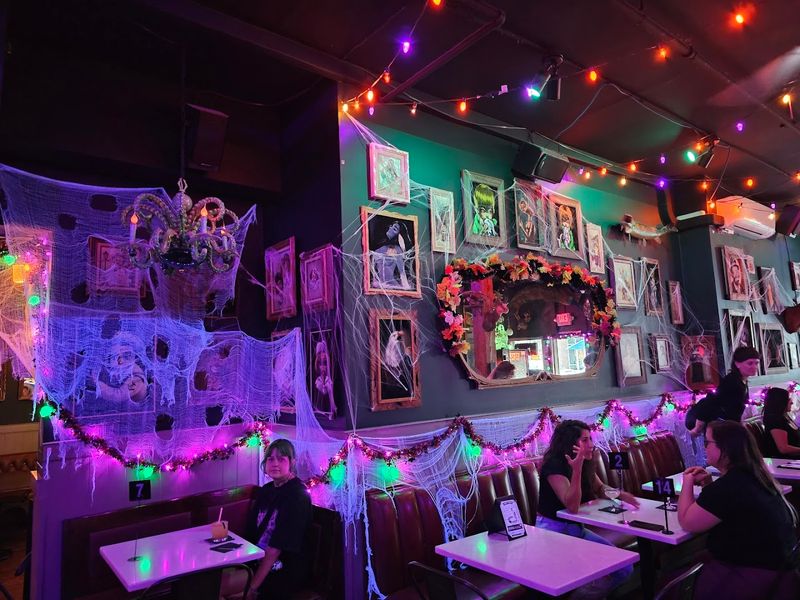 Creepy's, Portland, Oregon