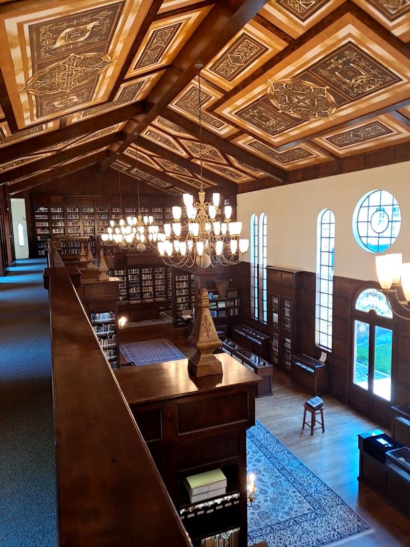 The Atmosphere Inside the Reading Rooms