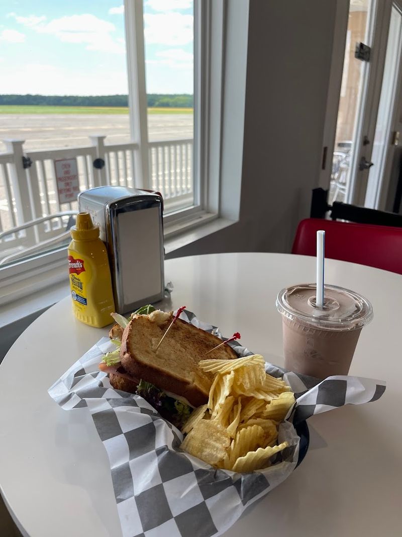 How to Plan Your Visit to Robin's Nest Cafe at Shannon Airport