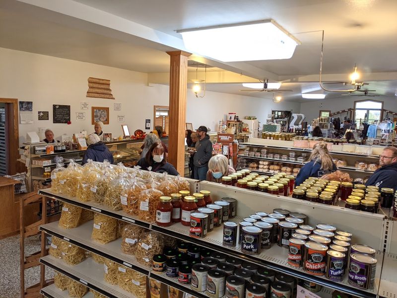 Gifts, Shelves, And Extras That Keep You Browsing Longer