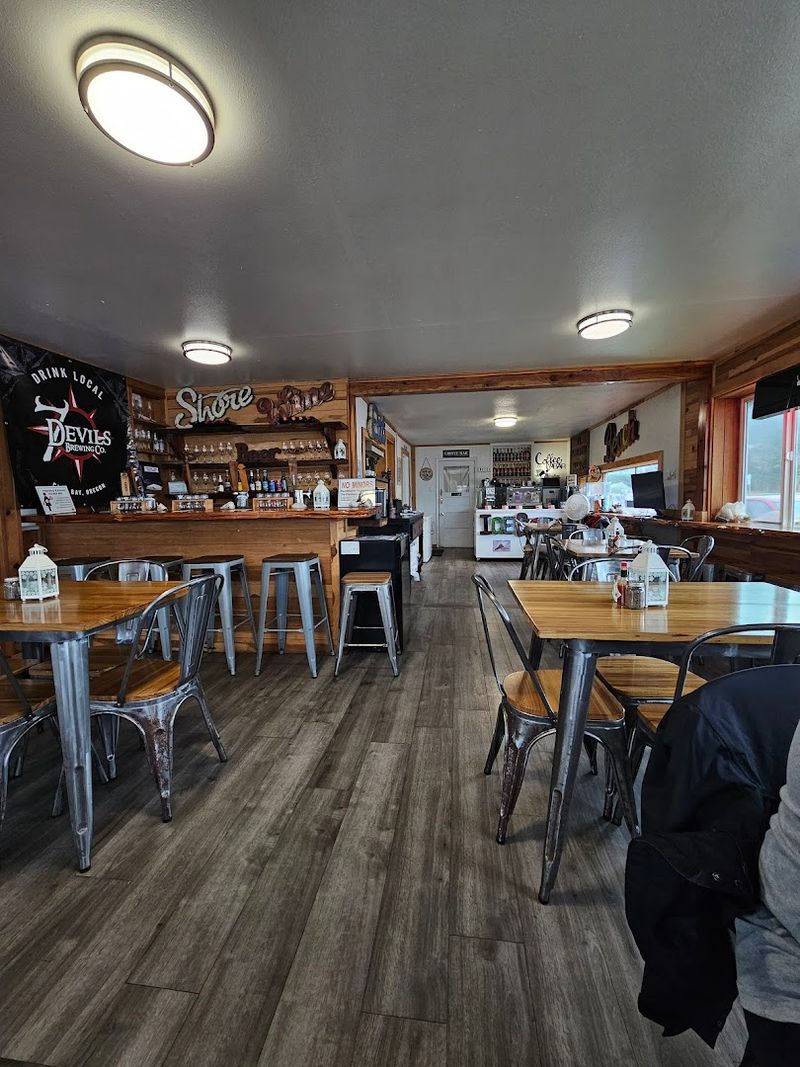 Shoreline Inn Bistro, Port Orford, Oregon