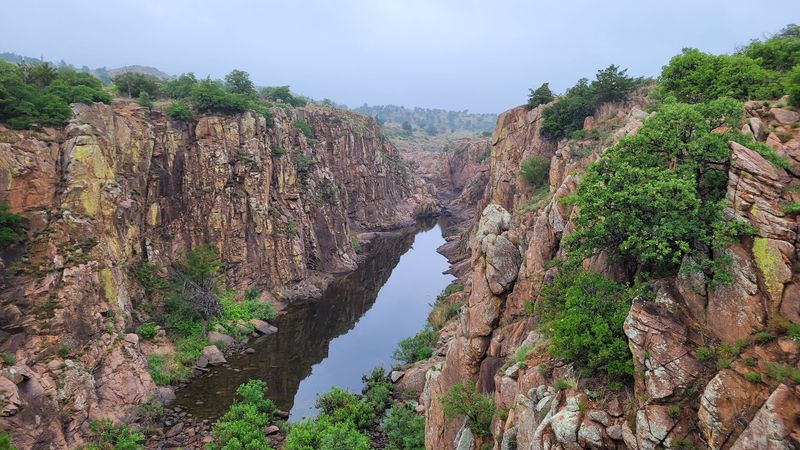 The 40-Foot Hole Is the Star of the Show