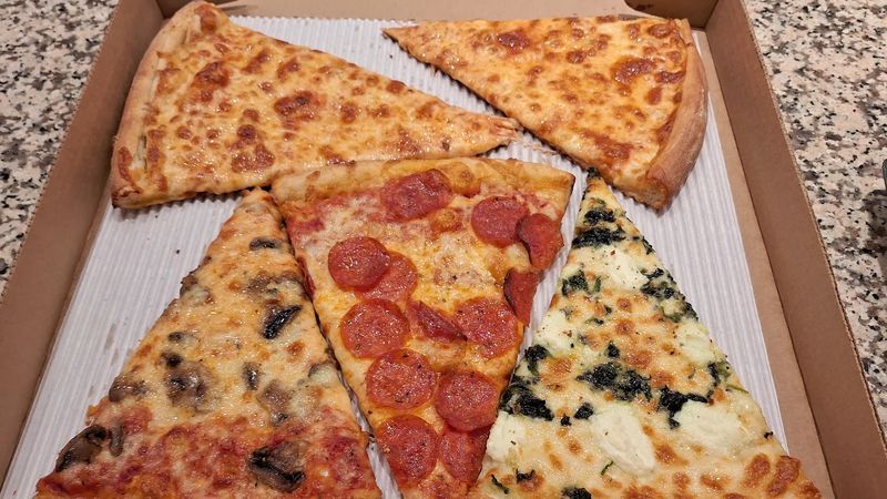 New York-Style Pizza That Earns Serious Respect