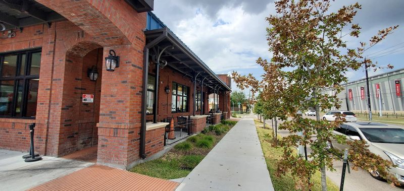 Dine-In and Picnic Table Seating Under the Texas Sky