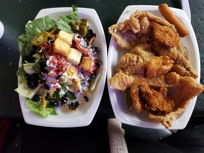 The Fried Catfish That Keeps People Coming Back