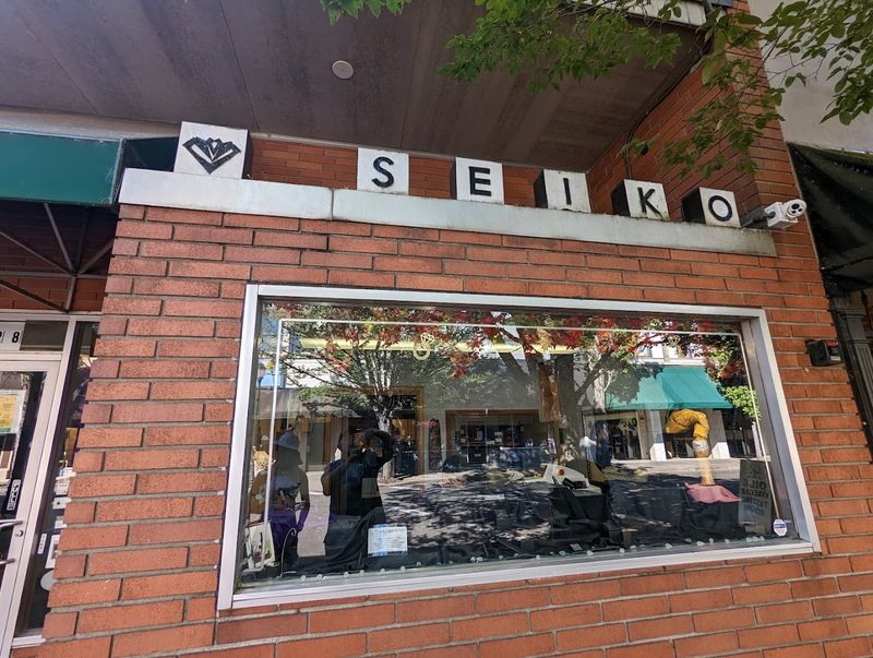 Local Farmers Markets: Spring Produce and Community Vibes