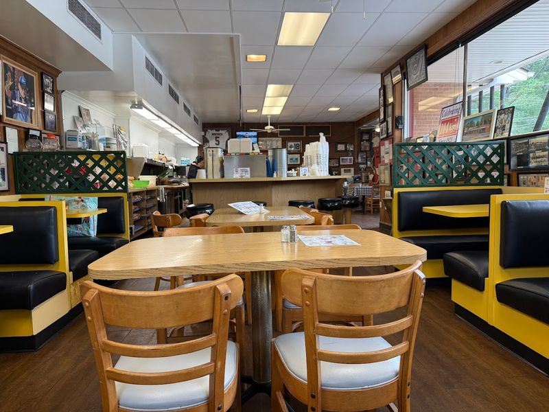 A Century-Old Counter Spot With Zero Need To Reinvent Itself