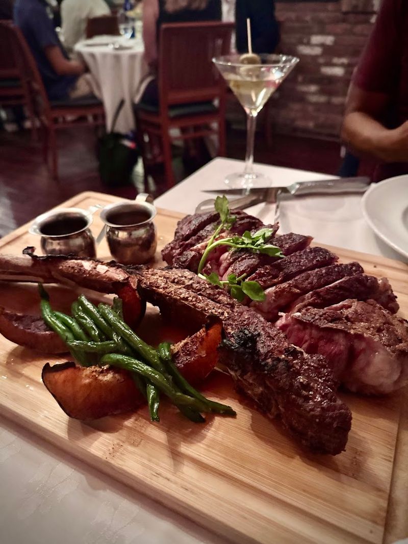 The Porterhouse That Commands the Table