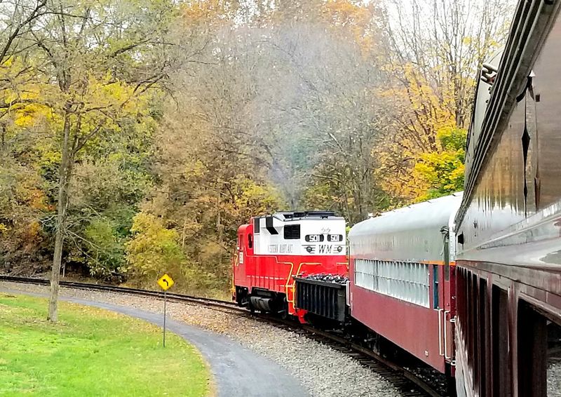 Mountain Curves And River Glimpses That Keep You Looking Up
