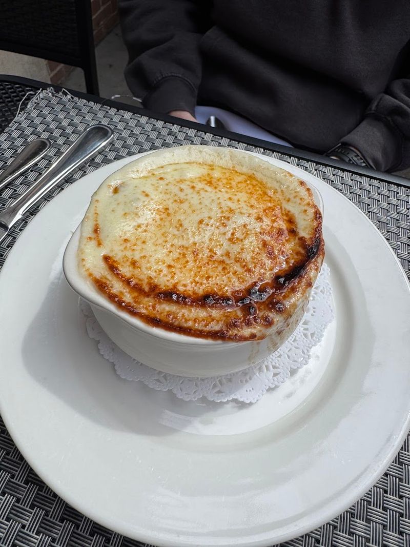 Why French Onion Soup Belongs On A Steakhouse Menu