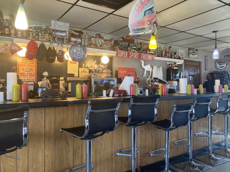 The Vintage Atmosphere That Pulls You Back in Time