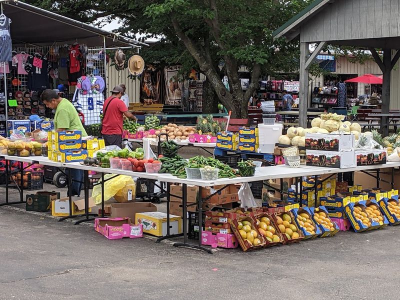 A Flea Market With a Rich History