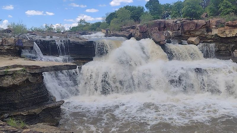 What the Falls Look Like When the Water Is Flowing