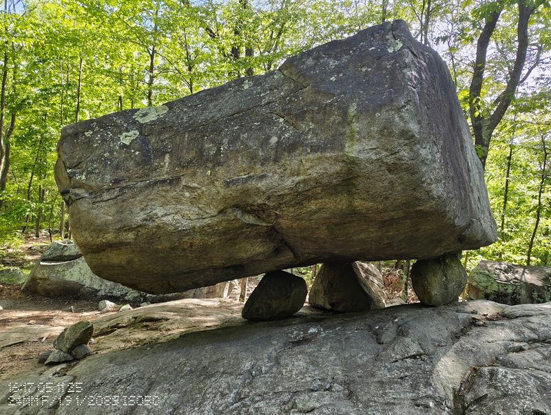 Tripod Rock (Pyramid Mountain Natural Historic Area), New Jersey