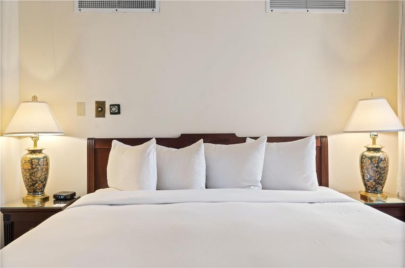 Photo Spots Inside That Make The Drake Look Like A Time Capsule