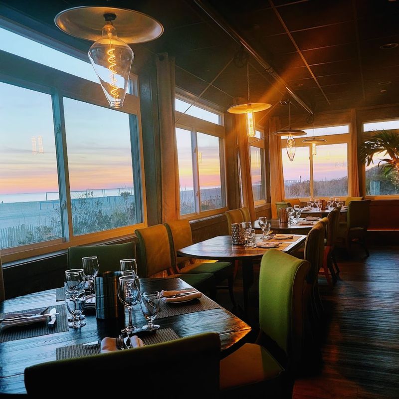 A Beachfront Location That Does All the Heavy Lifting