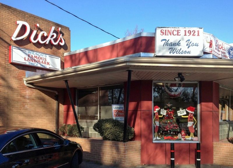 A Wilson Hot Dog Stand That Has Been Doing This Since 1921