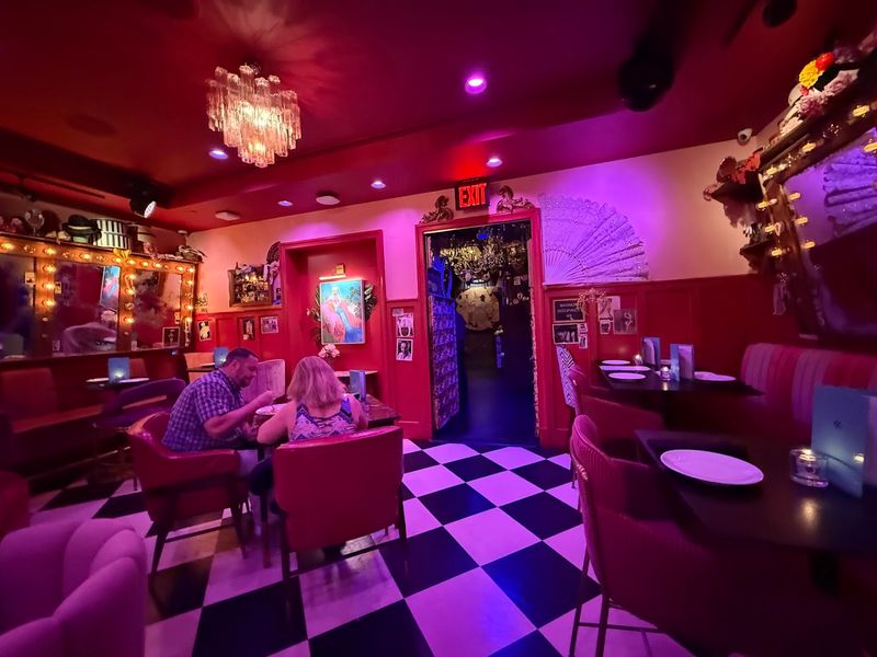 The Atmosphere That Makes Every Meal Feel Like a Celebration