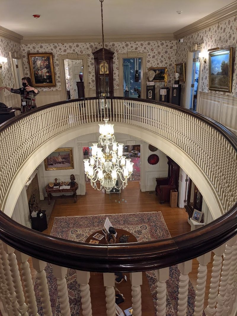 A Mansion With a Story Stranger Than Fiction