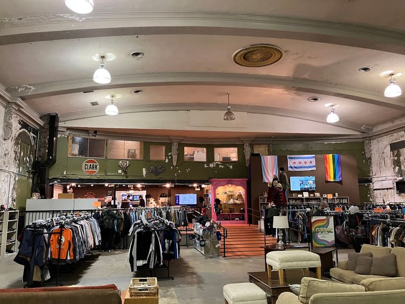 Resale Store Layout That Feels Curated, Not Chaotic