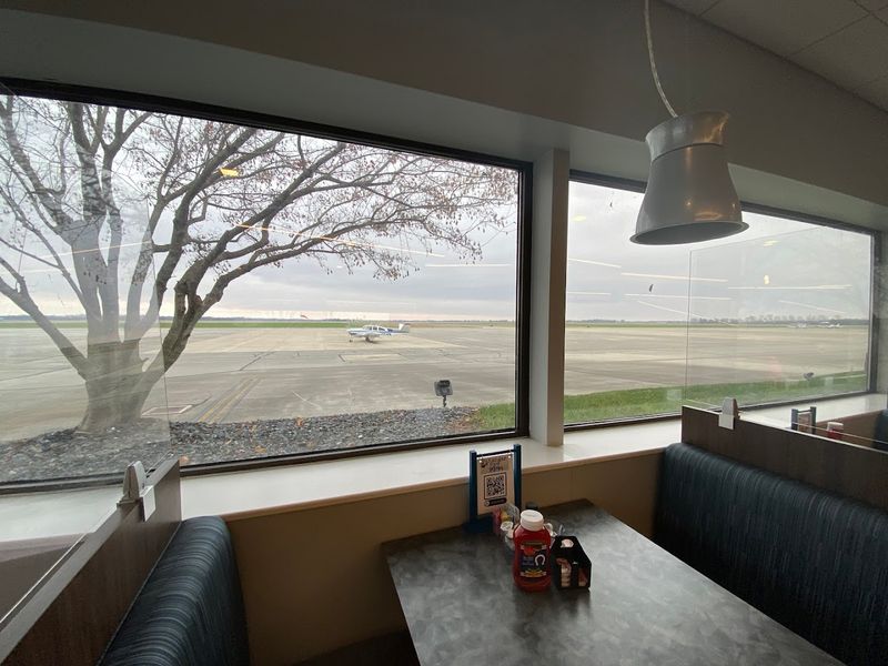 The Runway View That Makes Every Meal Feel Like an Event