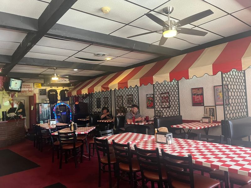 A Tin Ceiling That Takes You Back to the 1920s