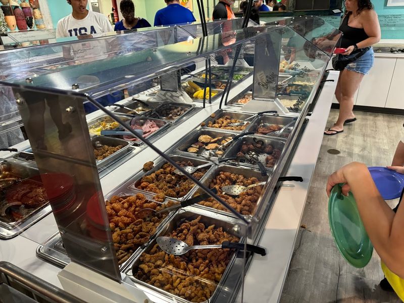 A Kitty Hawk Dinner Stop With Vacation-Night Energy