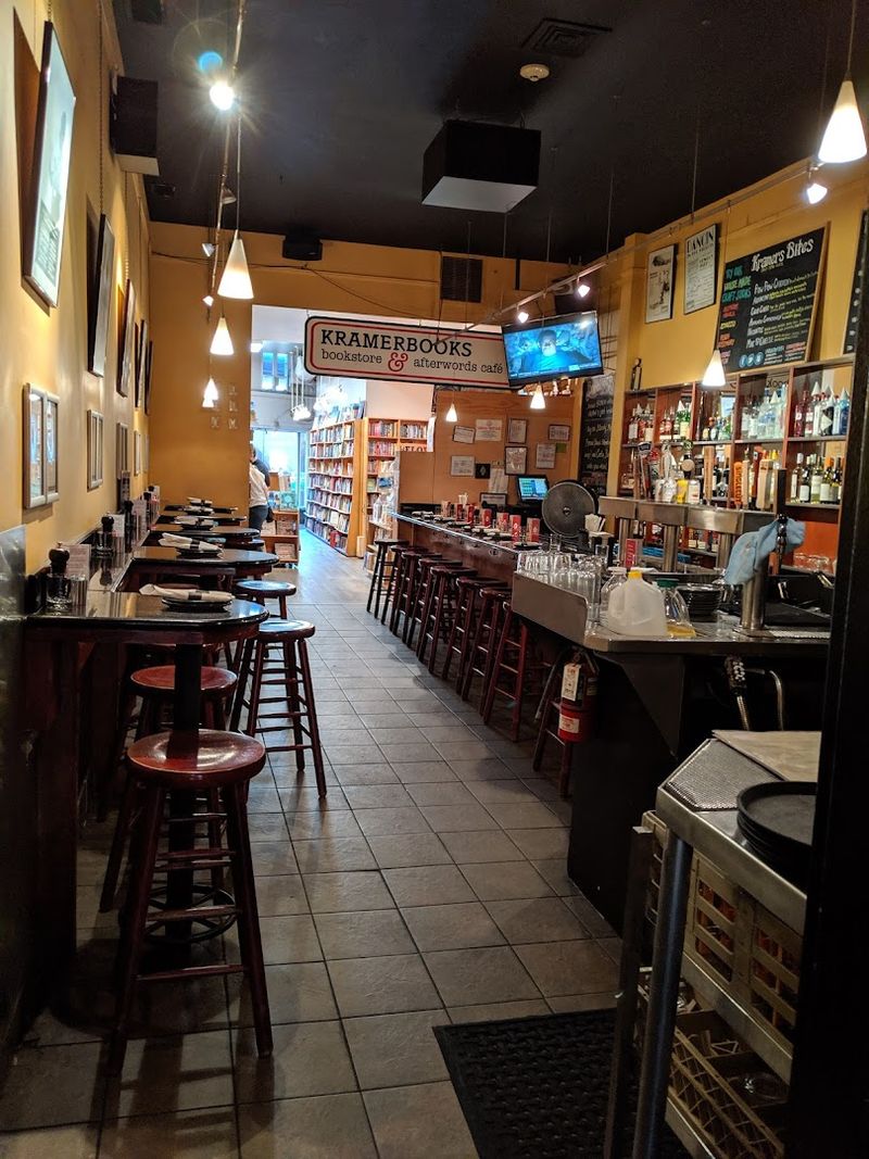 Why Browsing Feels Better When A Meal Is Also In Play