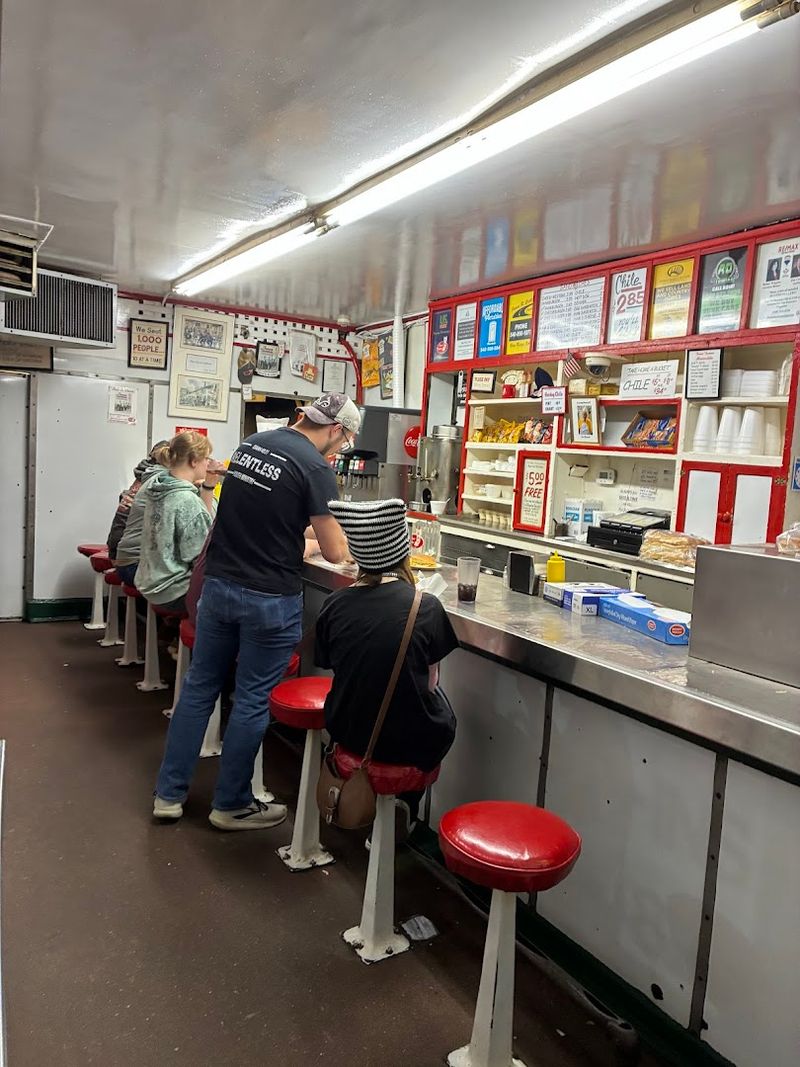 Ten Stools, Zero Pretension, Pure Atmosphere