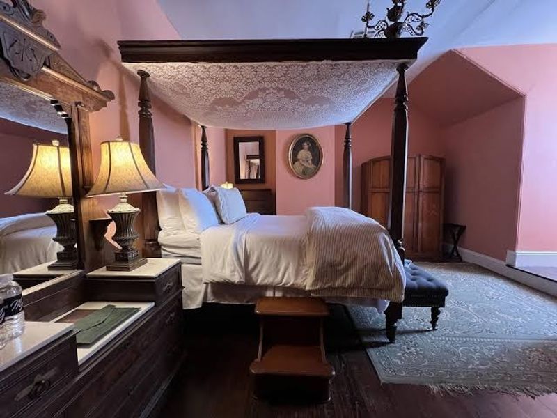 The Mirror Story And Why It Sticks