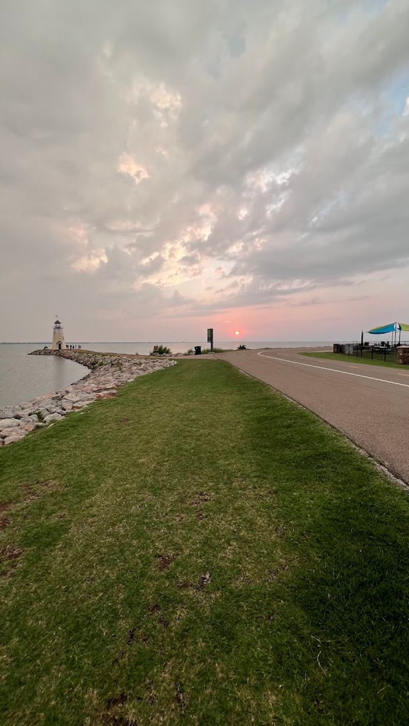 Trails That Circle The Entire Lake
