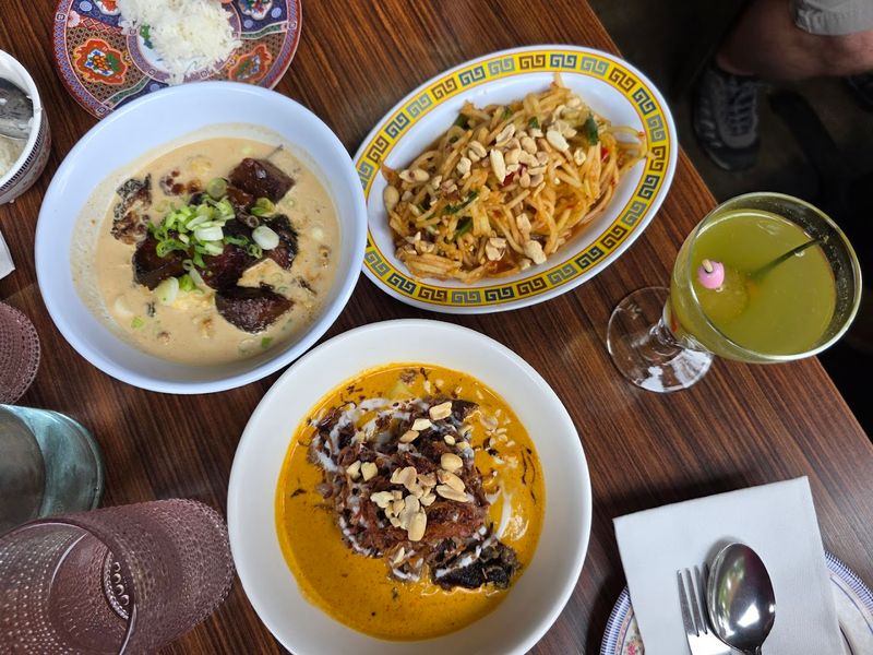 Why First-Time Visitors Keep Coming Back to Eem