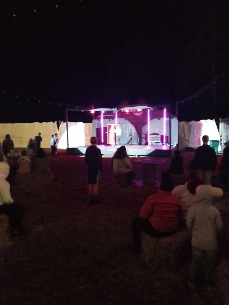 The Midway Area Is Its Own Spectacle Before You Even Hit the Trail