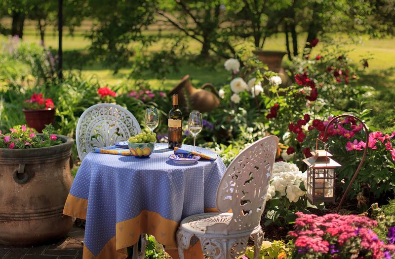 The Bar and Lounge: A Cozy Spot With Serious Character