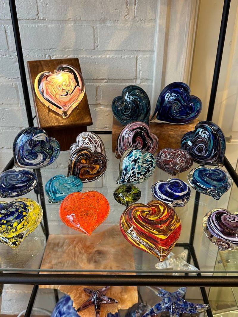 Memorial Glass Pieces and Meaningful Keepsakes