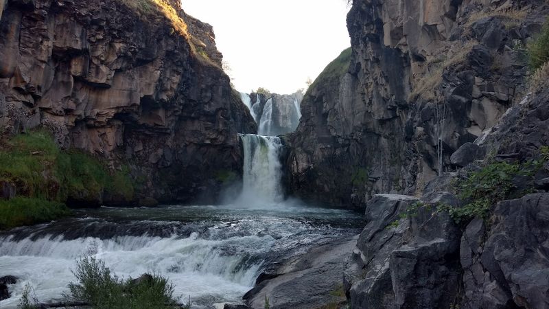 The Best Time to Visit for Light and Solitude